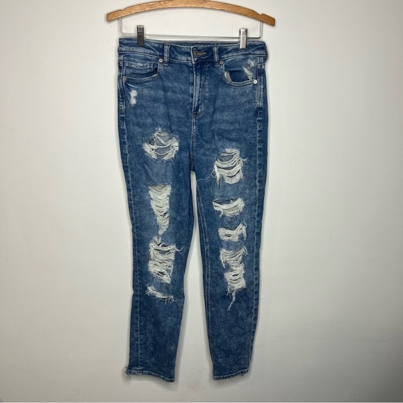 American Eagle Outfitters Denim - American Eagle Outfitters distressed destroyed mom jeans size 4 regular